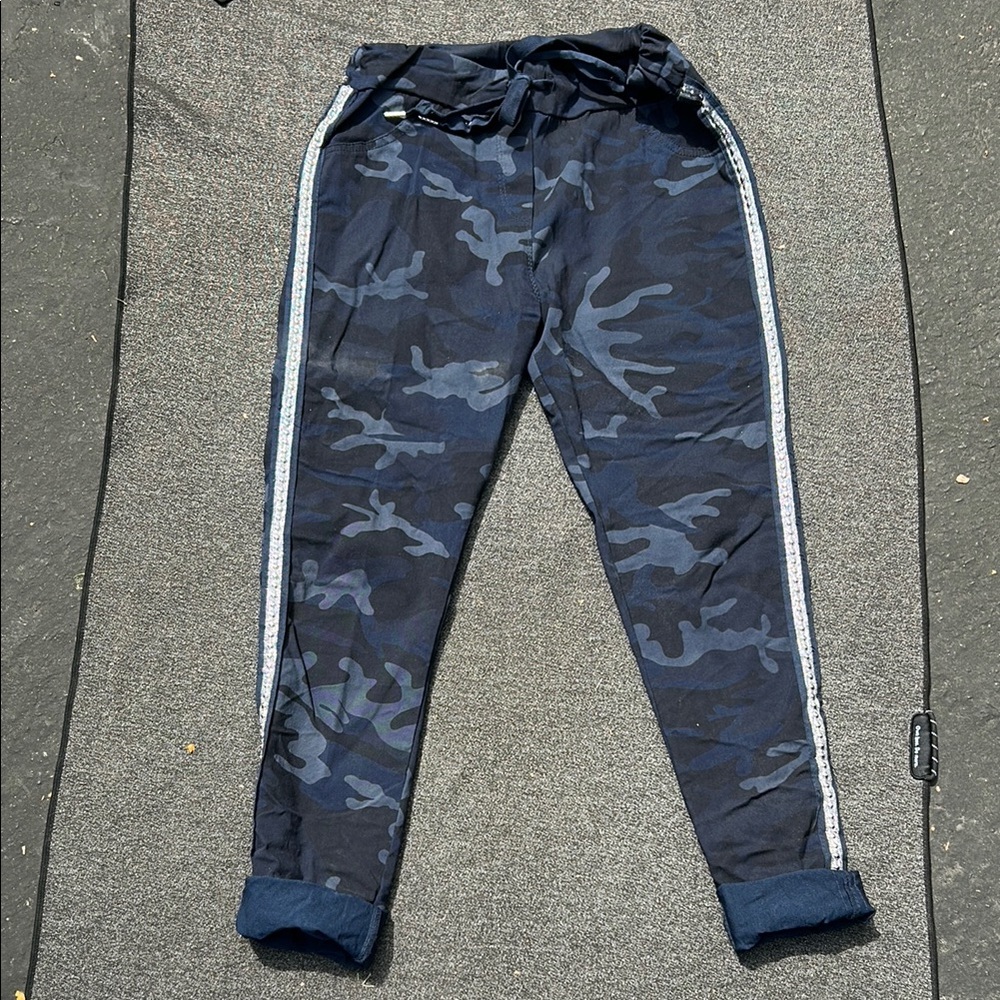 NWOT Venti6 Navy Camouflage Stretchy Drawstring Waist Jogger Pants. ! Size S